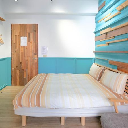 Re+Wood Guesthouse Тайнань Екстер'єр фото